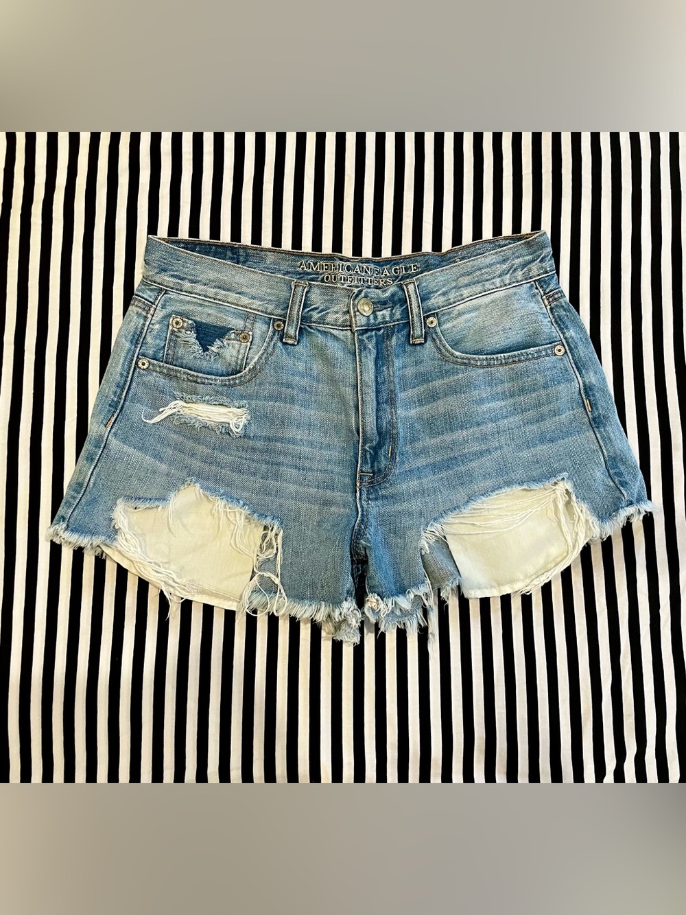 American Eagle- Vintage High Rise Festival Denim Cutoff Shorts- Size 6